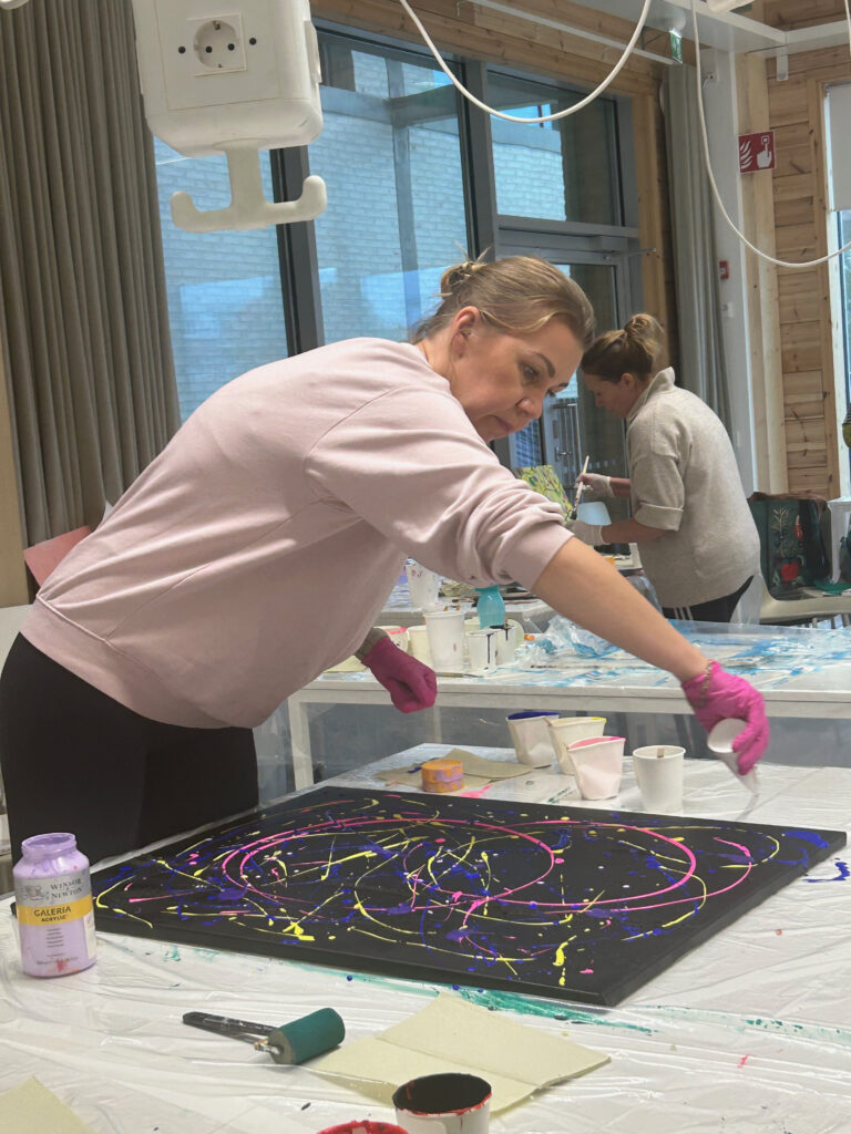 Action Painting – uskalla maalata rohkeasti