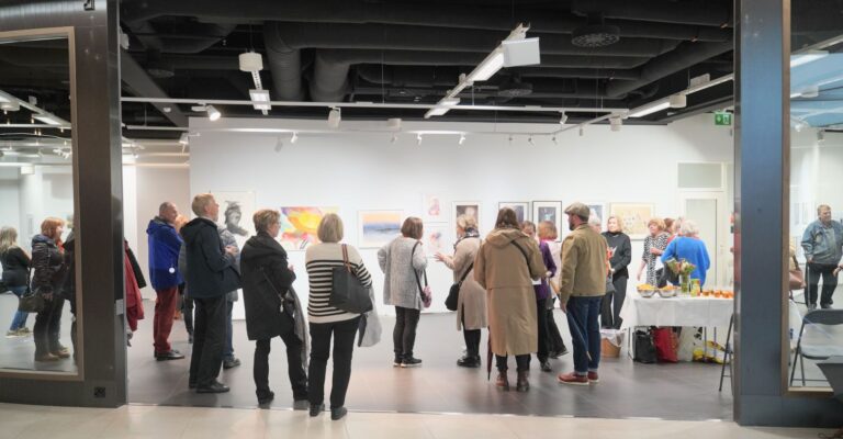 Vuosinäyttelyn teostiedot