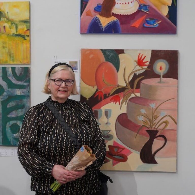 Haluatko kuukauden taiteilijaksi?